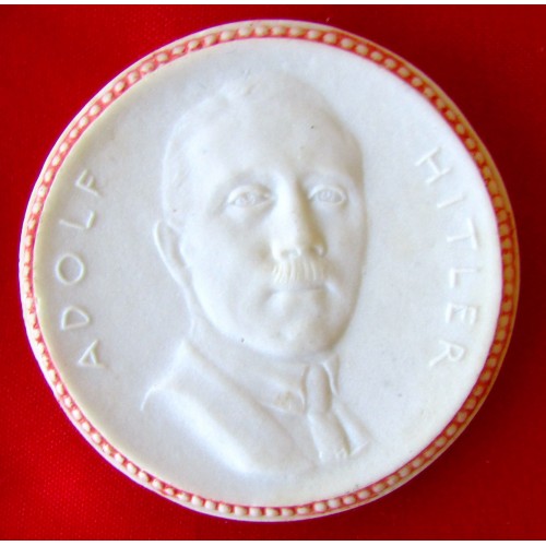 Adolf Hitler Medallion # 5704