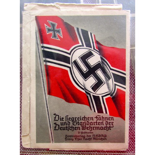 Die Siegreichen Fahnen und Standarten der Deutschen Wehrmacht 21 Postkarten Zentralverlag der NSDAP Franz Eher nachf. München # 5776