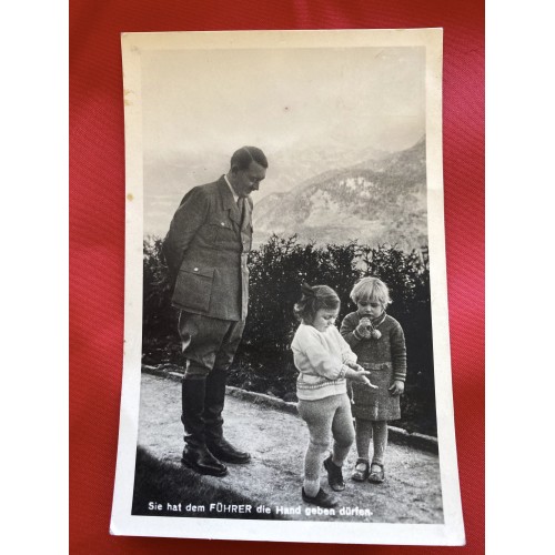 Hitler Sie hat dem Führer die Hand geben dürfen Postcard # 6690