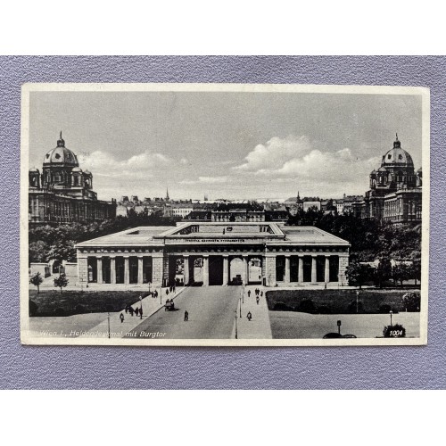 Wien I., Heldendenkmal mit Burgtor Postcard # 7532