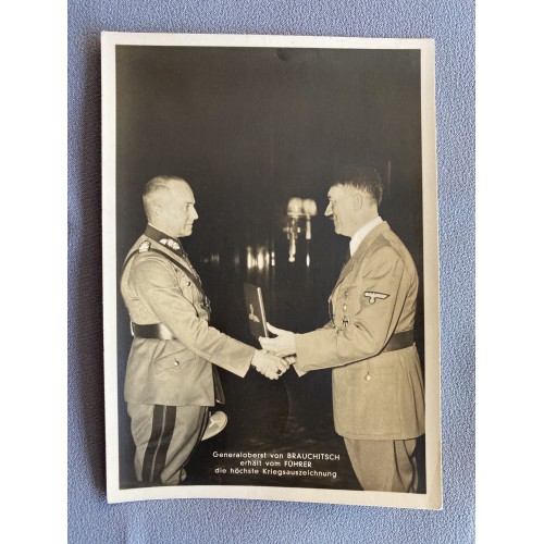 Generaloberst von Brauchitsch erhält vom Führer die höchste Kriegsauszeichnung Postcard # 7580