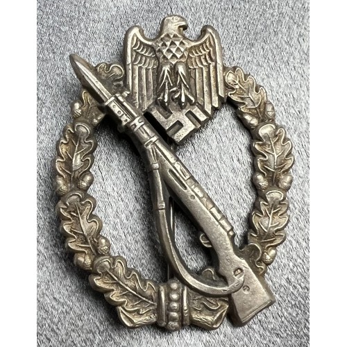 Infantry Assault Badge # 8038