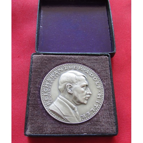 Hitler Medallion # 5135