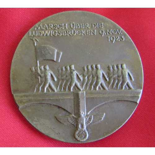 LUDWIGS BRIDGES MEDALLION