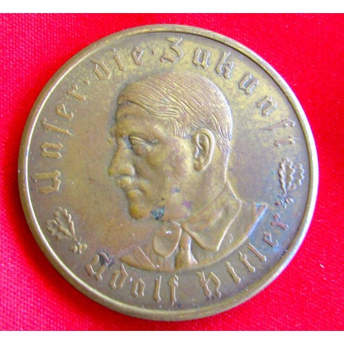 Hitler Medallion  # 5165