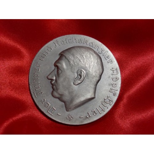 Hitler Medallion  # 1186