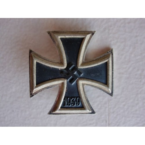 Iron Cross 1st Class, 1939 Cased # 1218