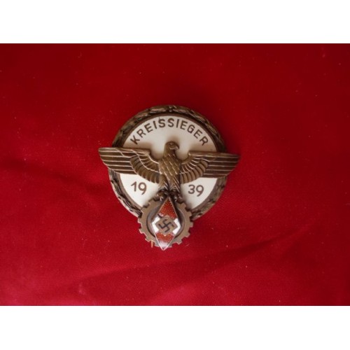 HJ 1939 Kreissieger Badge # 2100
