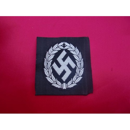 Schuma Officer's Cap Insignia # 2846