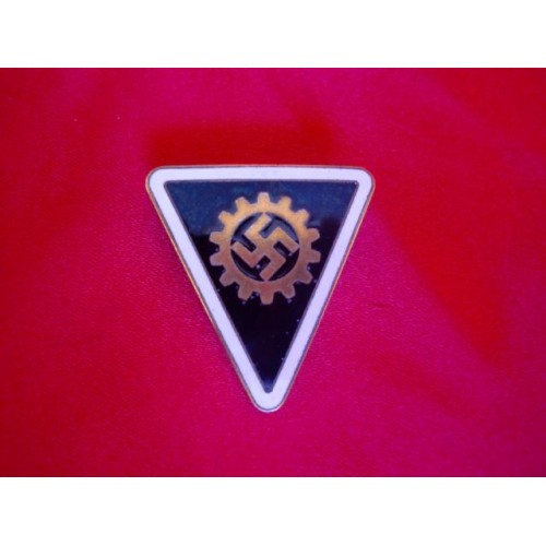 Women's Kreis DAF Badge # 2930