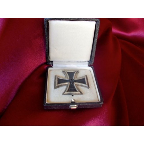 Iron Cross 1st Class, 1939 Cased   # 3378