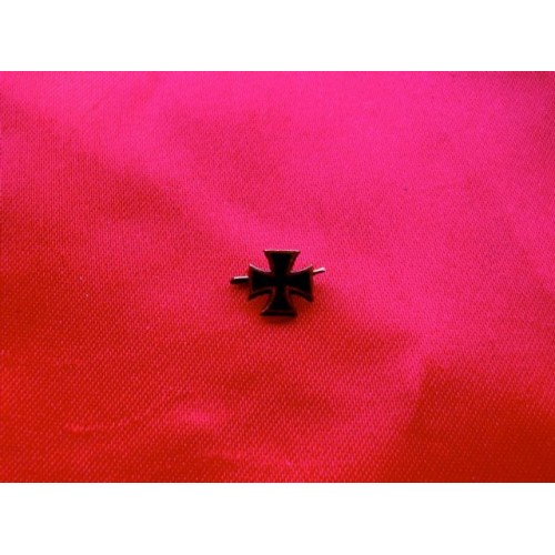 WWI Iron Cross Commemorative Pin