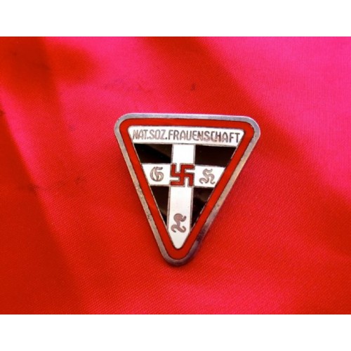 NS Frauenschaft Badge   # 3856