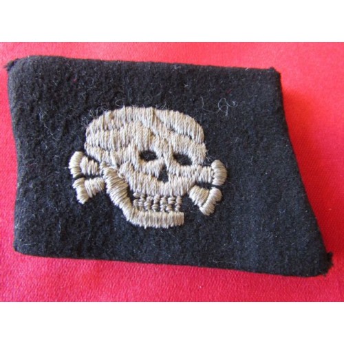 SS EM/NCOs Totenkopf Collar Tab # 4109