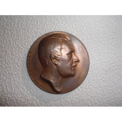 Hitler Medallion # 751